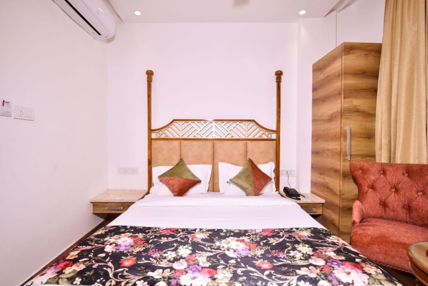 Hotel Rv Golden 암리차르 외부 사진