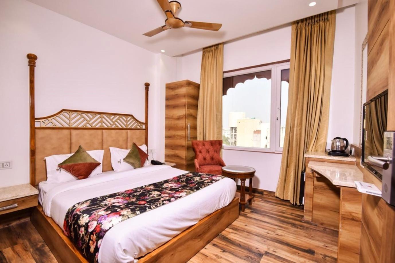 Hotel Rv Golden 암리차르 외부 사진