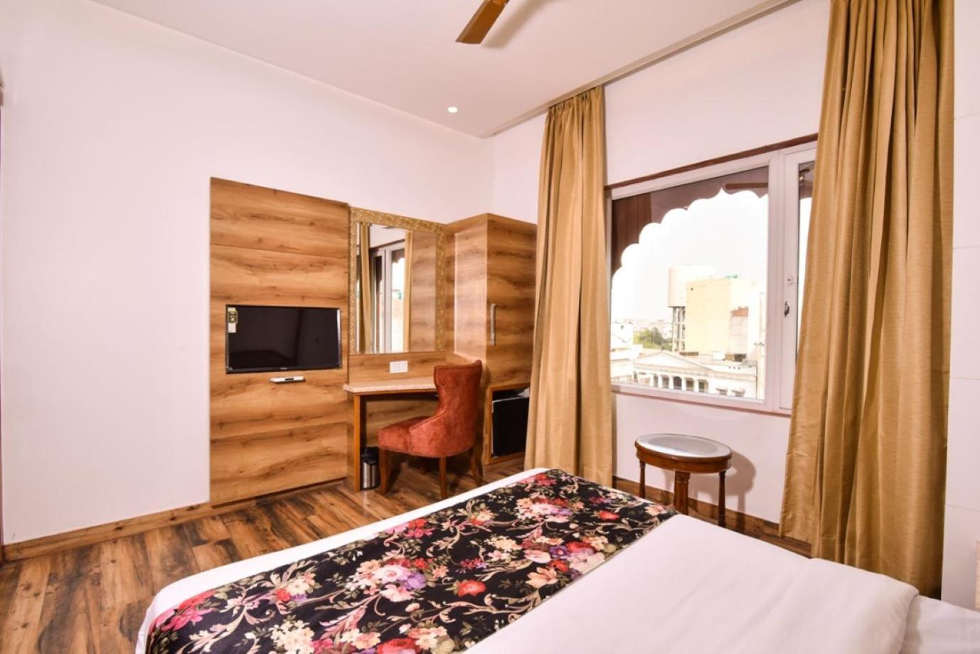 Hotel Rv Golden 암리차르 외부 사진