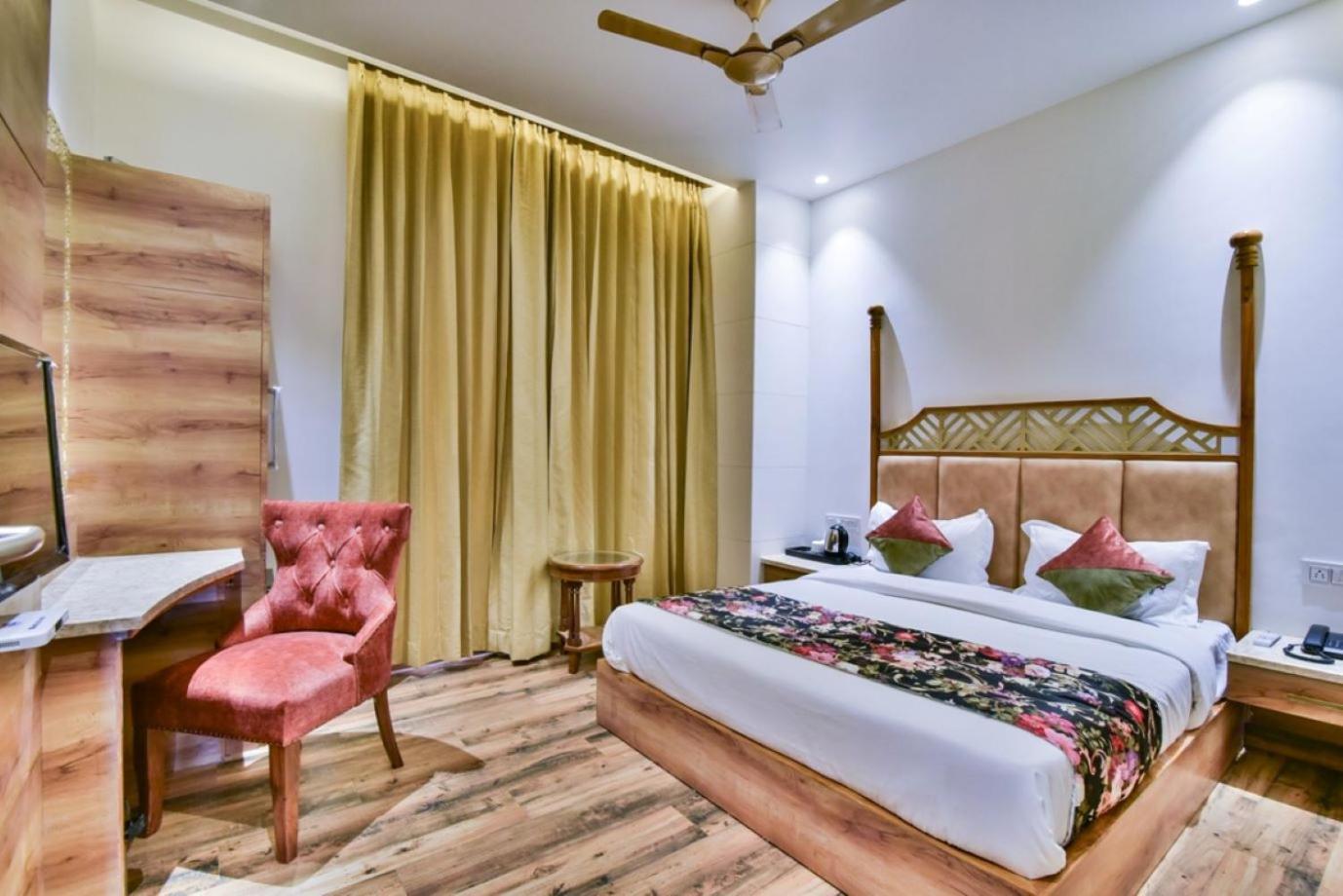 Hotel Rv Golden 암리차르 외부 사진