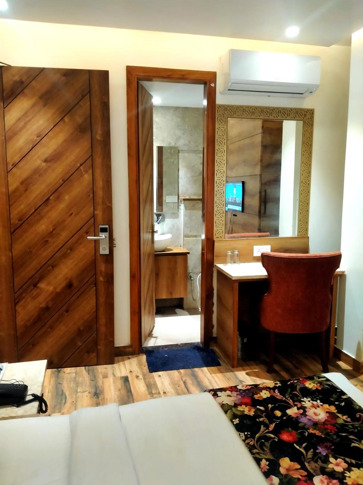 Hotel Rv Golden 암리차르 외부 사진