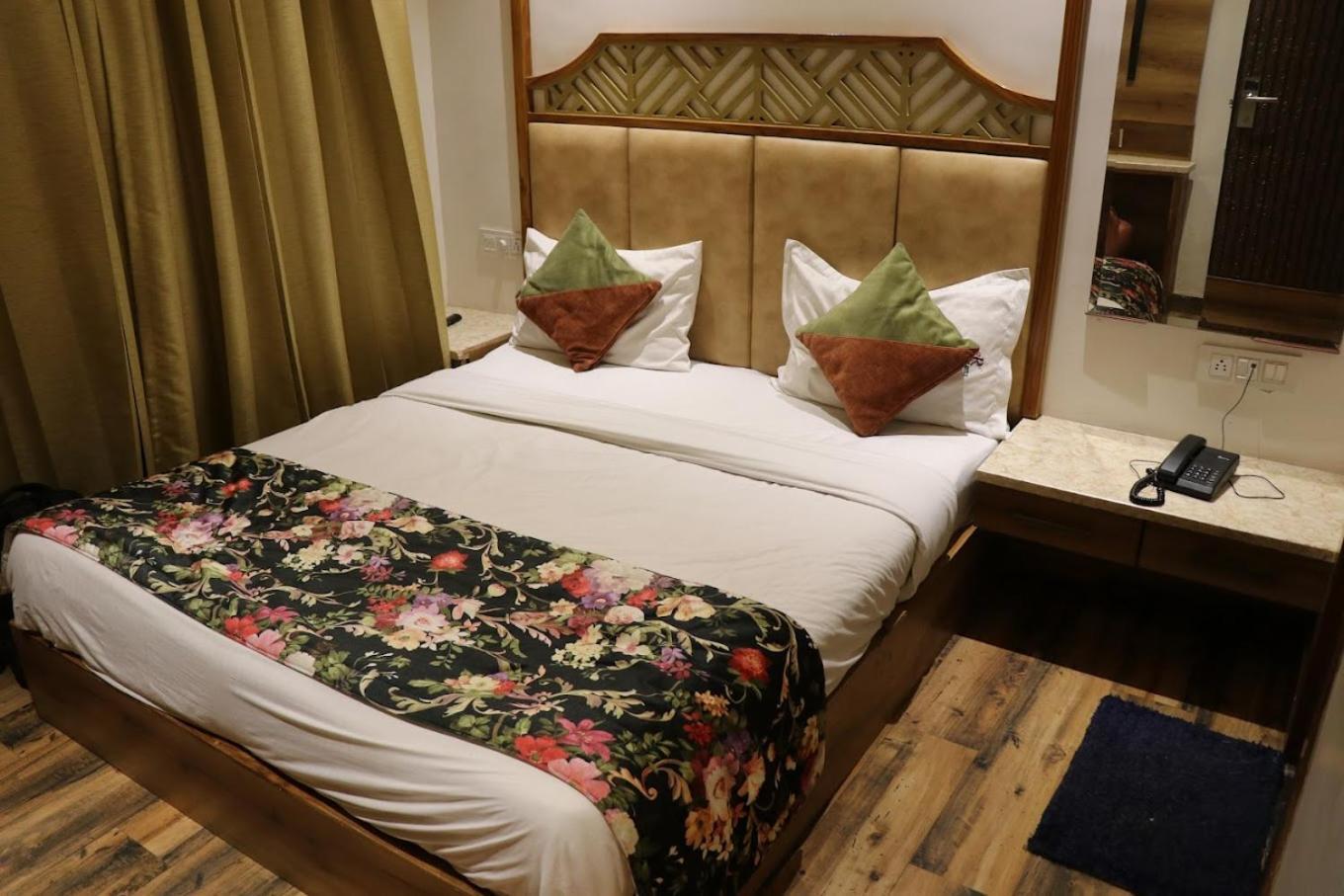 Hotel Rv Golden 암리차르 외부 사진